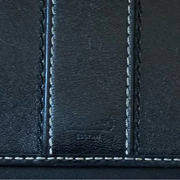 Coach Hampton leather wallet. GUC. Black leather with purple leather interior. - Picture 5 of 10